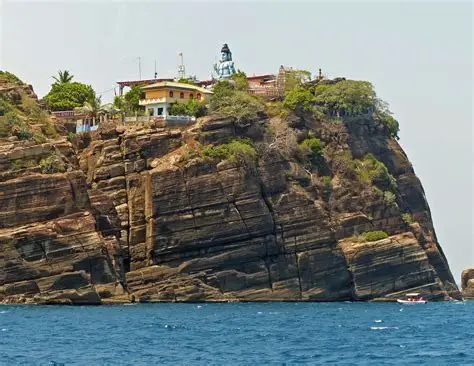 Thirukoneswaram Cliff Temple (Trincomalee)